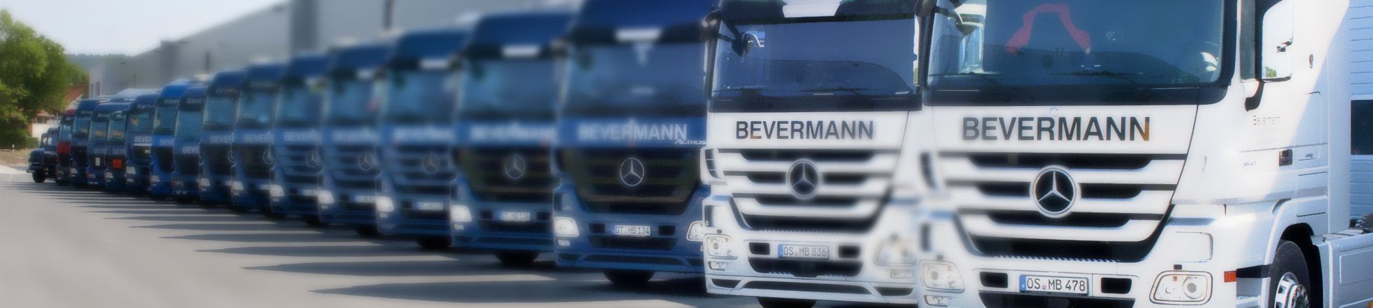 Bevermann LKWs aufgereiht